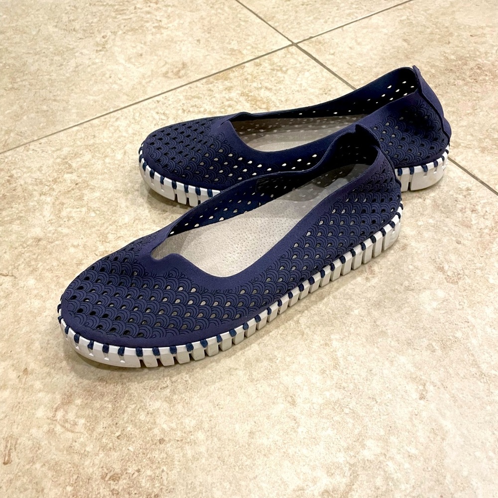 Scalloped perforated tulip slip on casual preppy European shoes